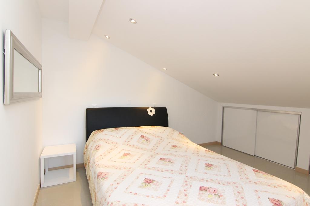 Apartment Pika Smokvina 2A Vinišće Habitación foto