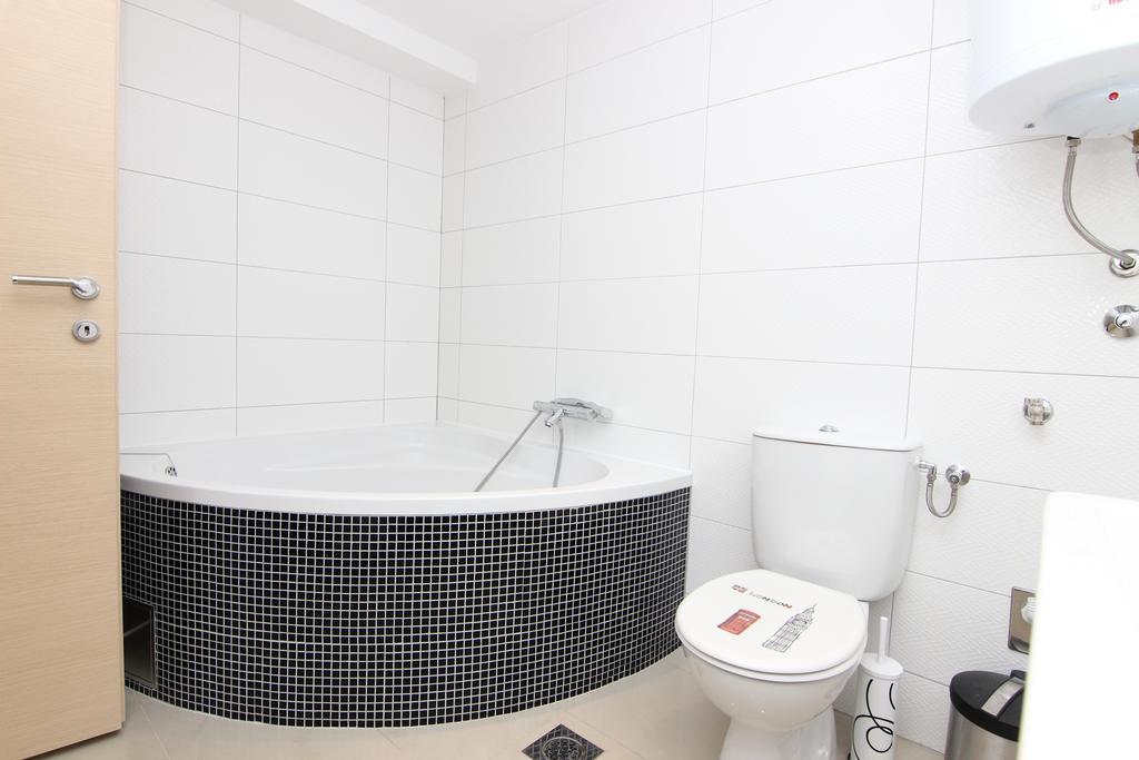 Apartment Pika Smokvina 2A Vinišće Habitación foto