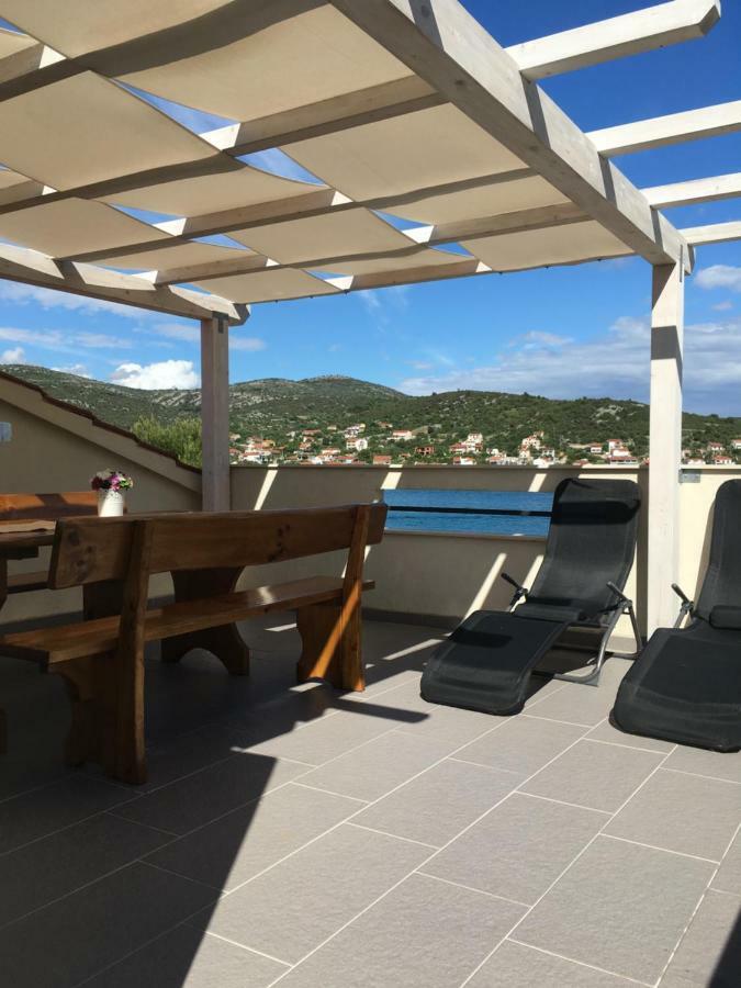 Apartment Pika Smokvina 2A Vinišće Exterior foto